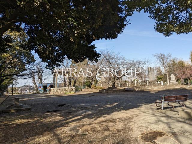 公園　伊勢山緑地 (通称:伊勢山公園)（公園）まで381m