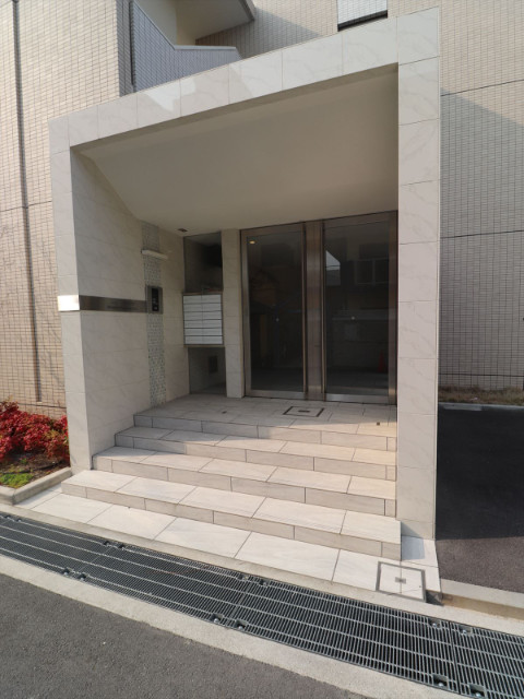 エントランス　オートロック付き
