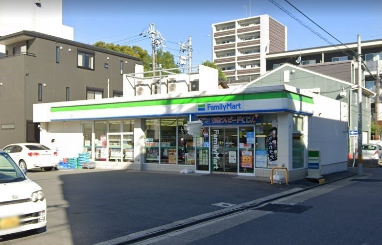 コンビニ　ファミリーマート亀島一丁目店（コンビニ）まで110m
