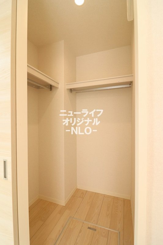 収納　ハンガーパイプ付きウォークインクローゼット☆