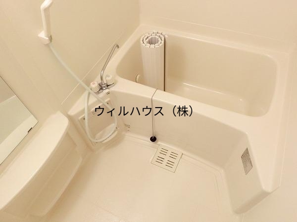 バス・シャワールーム　浴室乾燥機付きバス！