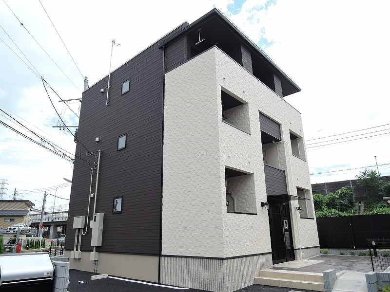 建物外観　更新料なし！１フロア２住戸