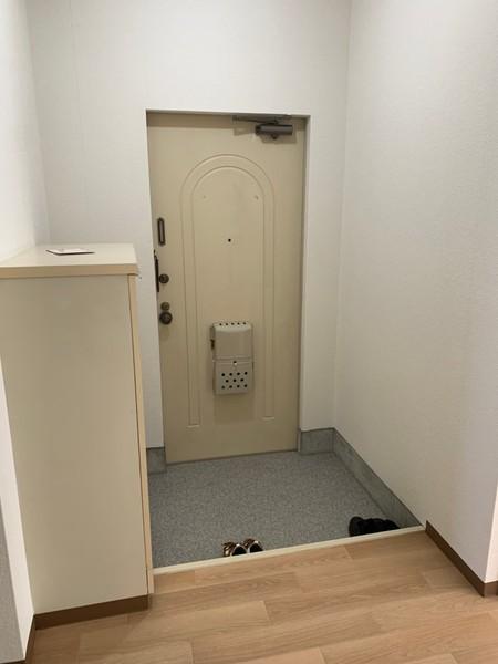 玄関　大きめの靴箱あります