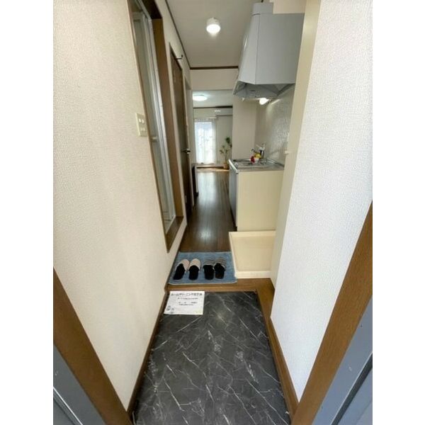 玄関　※同仕様写真となります。