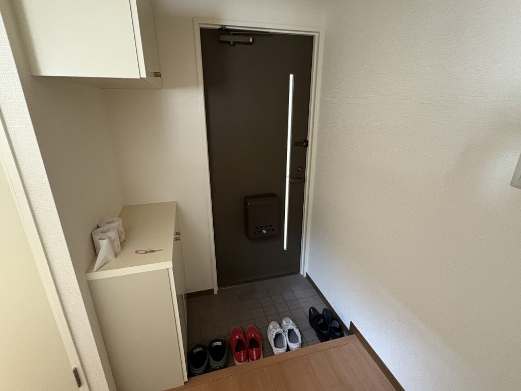 玄関　玄関廻り　シューズＢＯＸあり