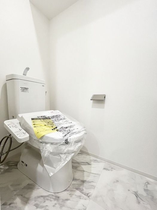 トイレ　別タイプ部屋　参考写真です