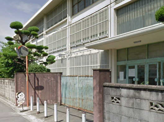 小学校　大東市立南郷小学校（小学校）まで893m