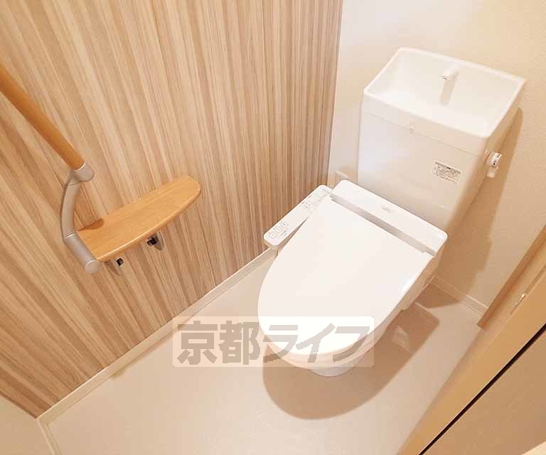 トイレ　ウォシュレット完備です
