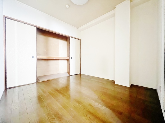 収納　洋室６帖・押入
