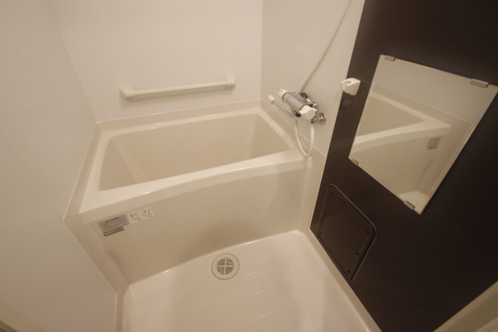 バス・シャワールーム　※別部屋の写真です