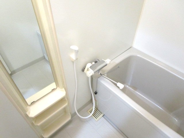 バス・シャワールーム　一日のお疲れをお取りください。
