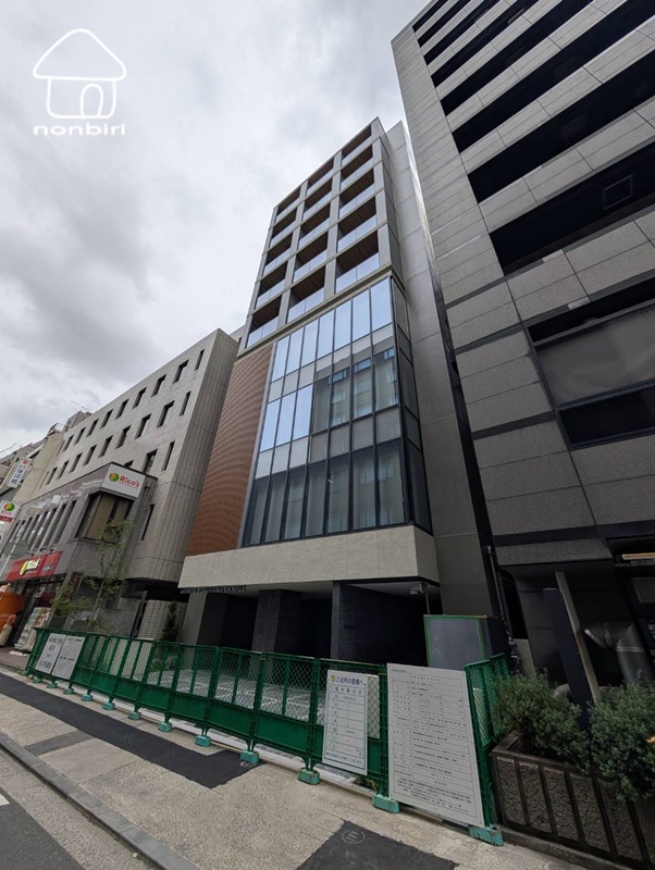 建物外観　下は事務所です