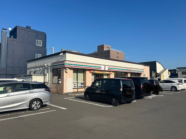 コンビニ　セブンイレブン千歳錦町店（コンビニ）まで499m
