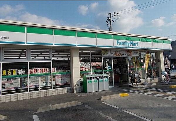 コンビニ　ファミリーマート　西脇上野店（コンビニ）まで100m