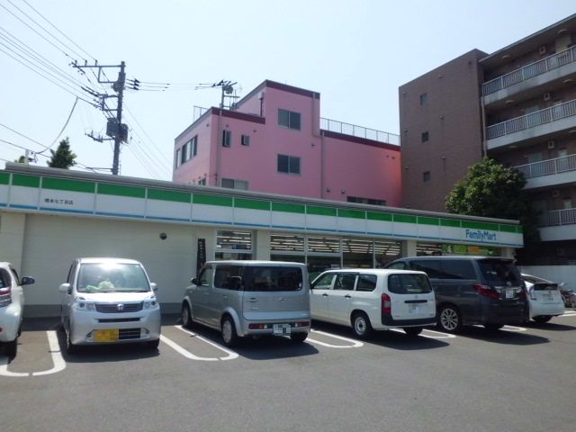 コンビニ　ファミリーマート（コンビニ）まで426m