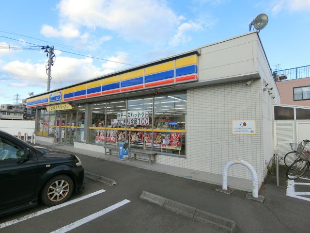 コンビニ　ミニストップ（コンビニ）まで740m