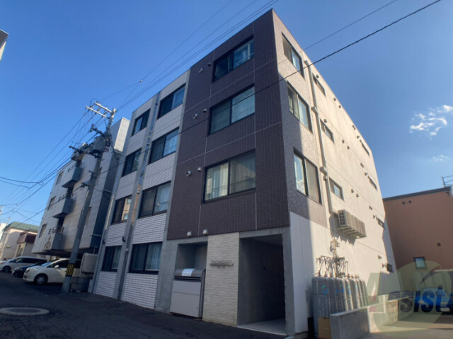 建物外観　札幌市中央区南７条西「イングレッソ南７条」