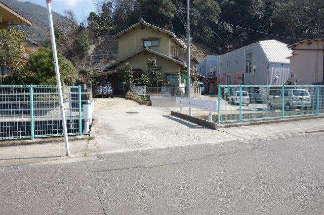その他　車の通りの少ない前面道路です
