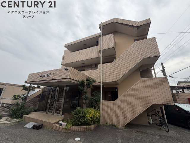建物外観　敷地内駐車場あり！
