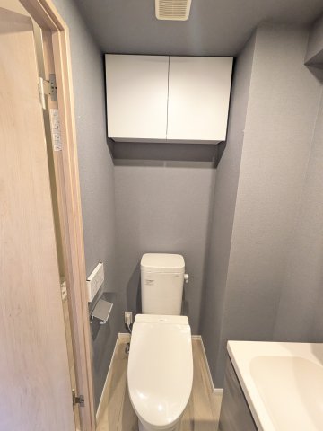 トイレ　同間取り別部屋の参考写真です。