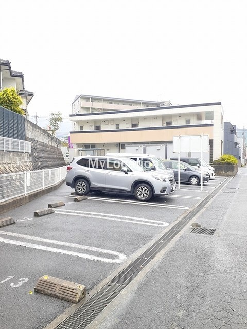 駐車場　☆敷地内に駐車場があります☆