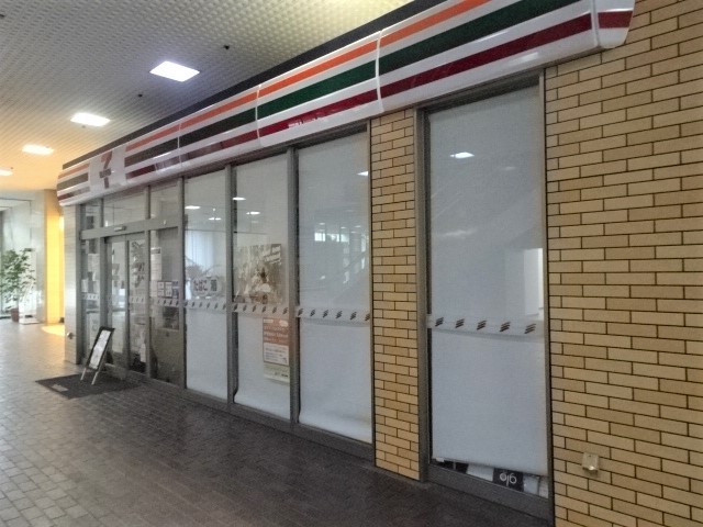 コンビニ　セブンイレブン（コンビニ）まで2018m