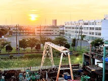 中学校　八潮市立潮止中学校（中学校）まで996m