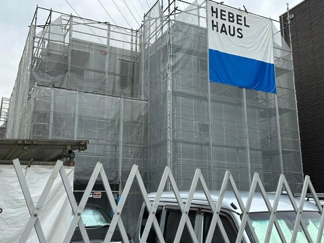 建物外観　建築中