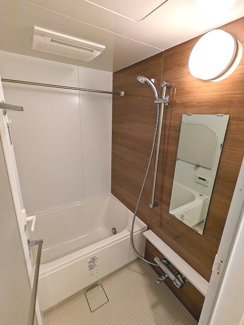 バス・シャワールーム　写真は同タイプ住居です。