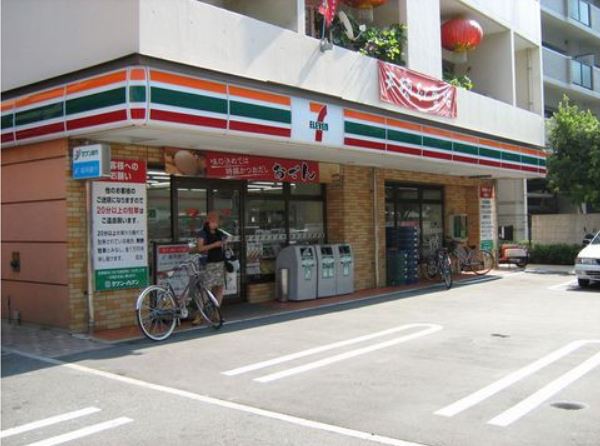 コンビニ　セブンイレブン 西鉄薬院駅北口店（コンビニ）まで112m