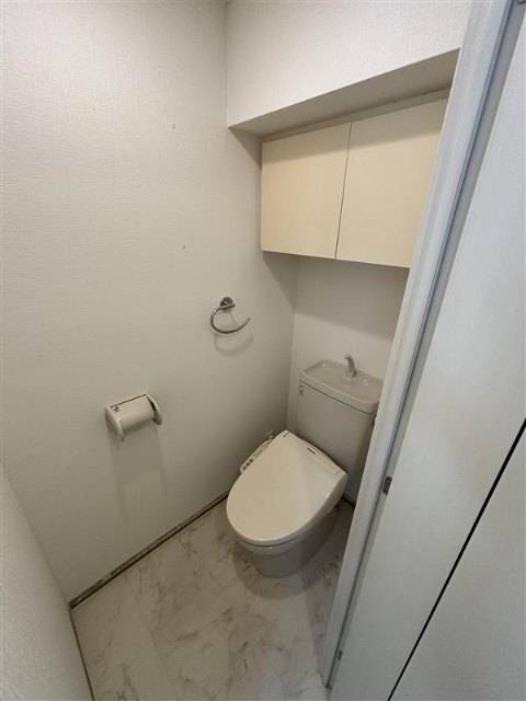 トイレ　※同一タイプ別部屋の写真です