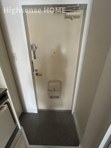 玄関　収納もある玄関です