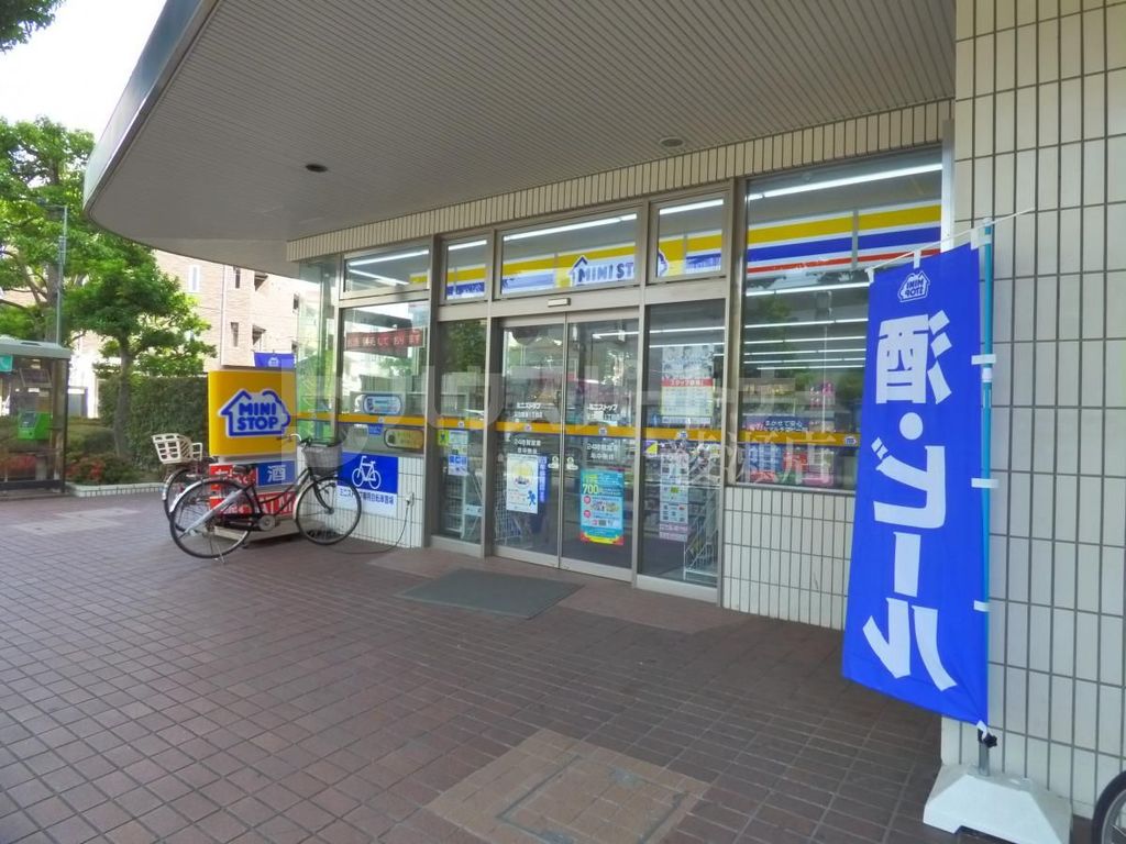 コンビニ　ミニストップ足立綾瀬1丁目店（コンビニ）まで240m
