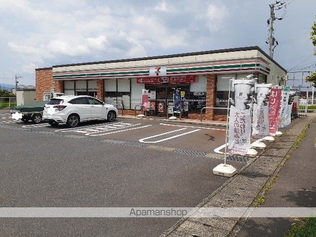 コンビニ　セブンイレブン鯖江小黒町店（コンビニ）まで400m