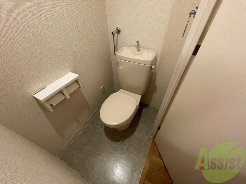 トイレ　こちらはトイレです。清潔感があり、安心して使用できます。