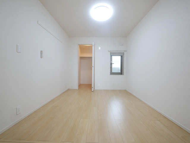 その他部屋・スペース　★明るい洋室で住み心地が良さそうですね★