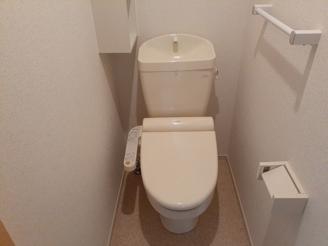トイレ　落ち着いたトイレです