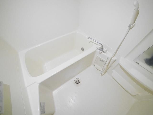 バス・シャワールーム　同物件別部屋写真