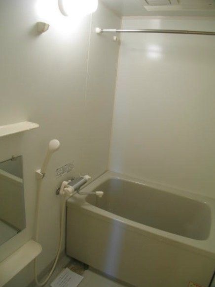 バス・シャワールーム　※同建物別部屋参考写真