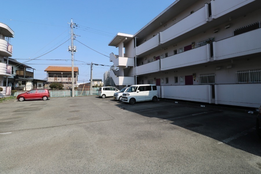 駐車場　駐車場