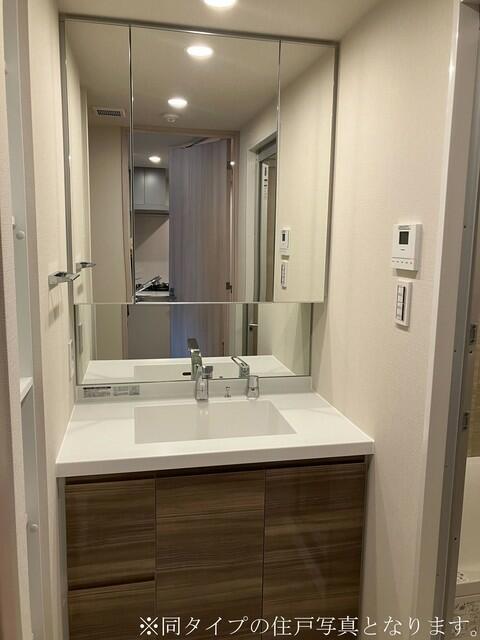 洗面設備　※写真は同タイプ住戸です。?