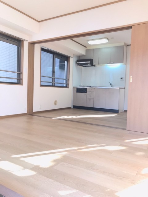 居室・リビング　★明るいフロアタイルの角部屋です★