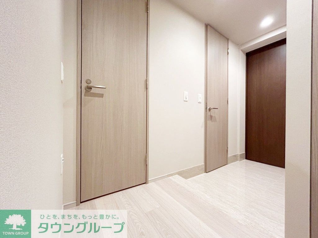 玄関　お部屋探しは株式会社　タウンハウジング　までお気軽にお問合…