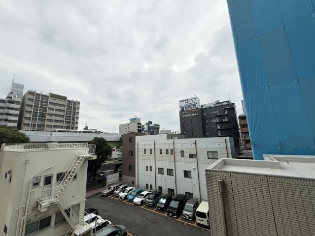 眺望　リヴシティ栄弐番館