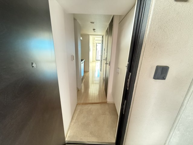 玄関　リヴシティ栄弐番館