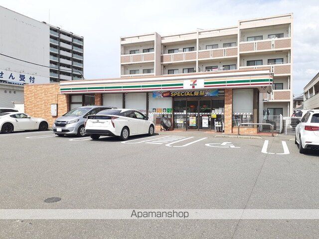 コンビニ　セブンイレブン前原波多江店（コンビニ）まで300m