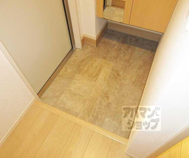 玄関　段差低めの玄関です