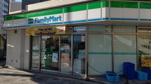 コンビニ　ファミリーマート 新大阪駅東口店（コンビニ）まで260m