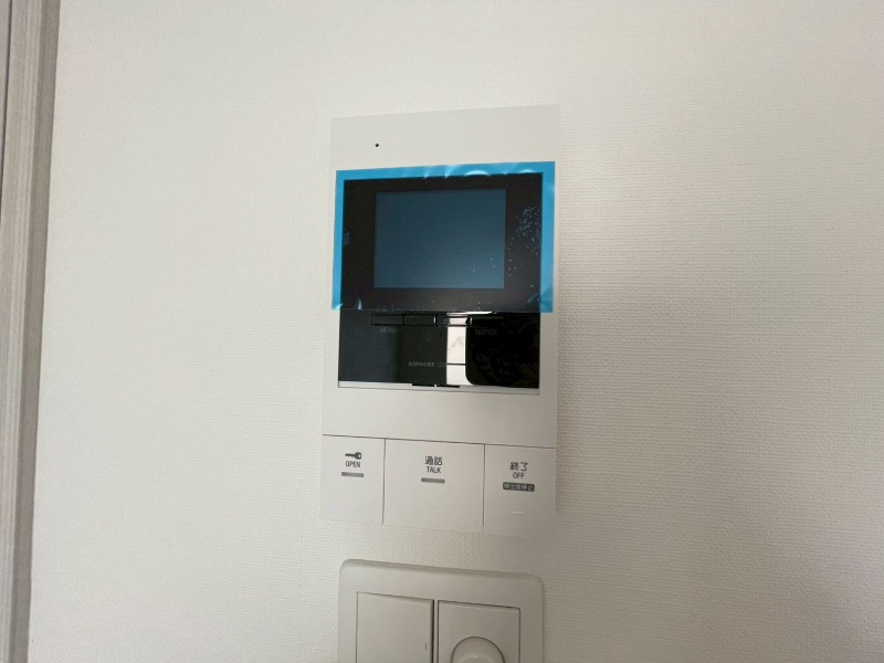 セキュリティ　ＴＶモニター付インターホンです。来客者の顔が見えるので安心！