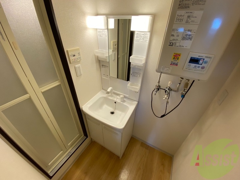 洗面設備　シャンプードレッサー。身支度はここでばっちりですね。